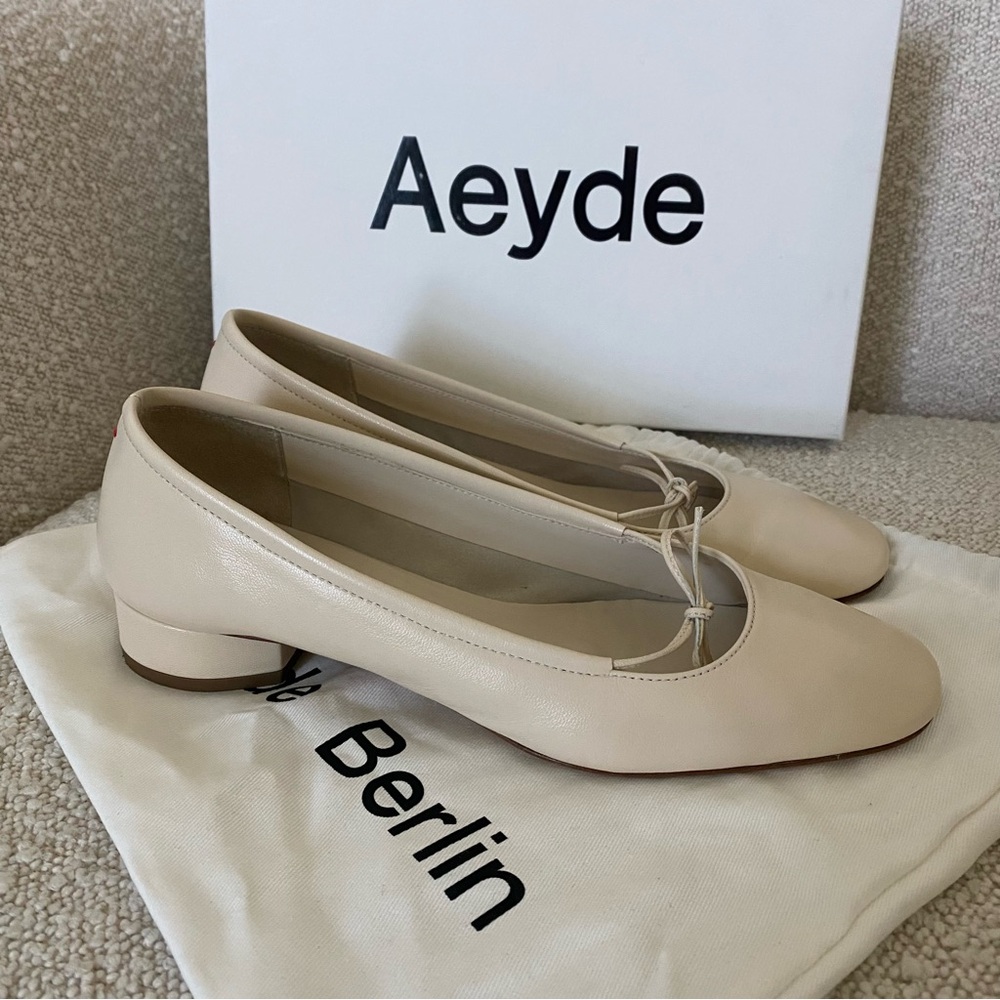 Aeyde Darya bow-detailed glossed-leather ballet flats Italian size 38